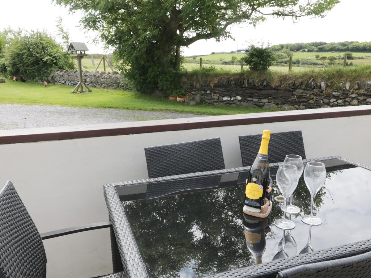 Bodegri Cottage Llanfflewyn Bagian luar foto